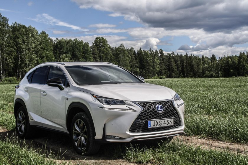 Лексус нх200