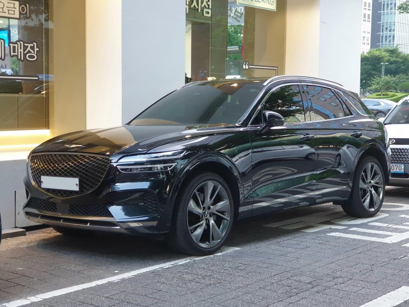 Черный Дженезис gv70