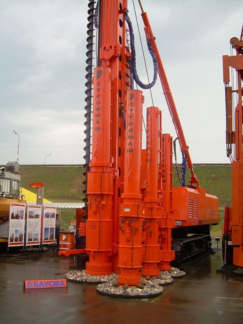 Штанговый дизель молот