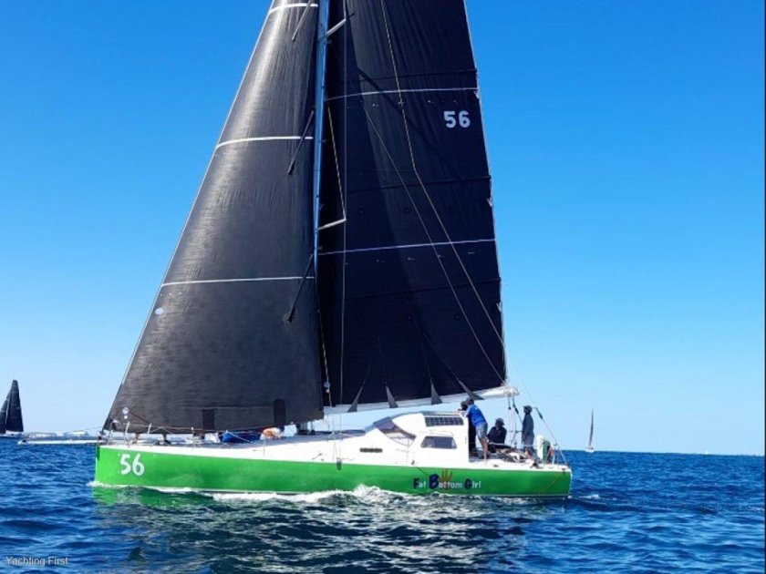 Парусная яхта