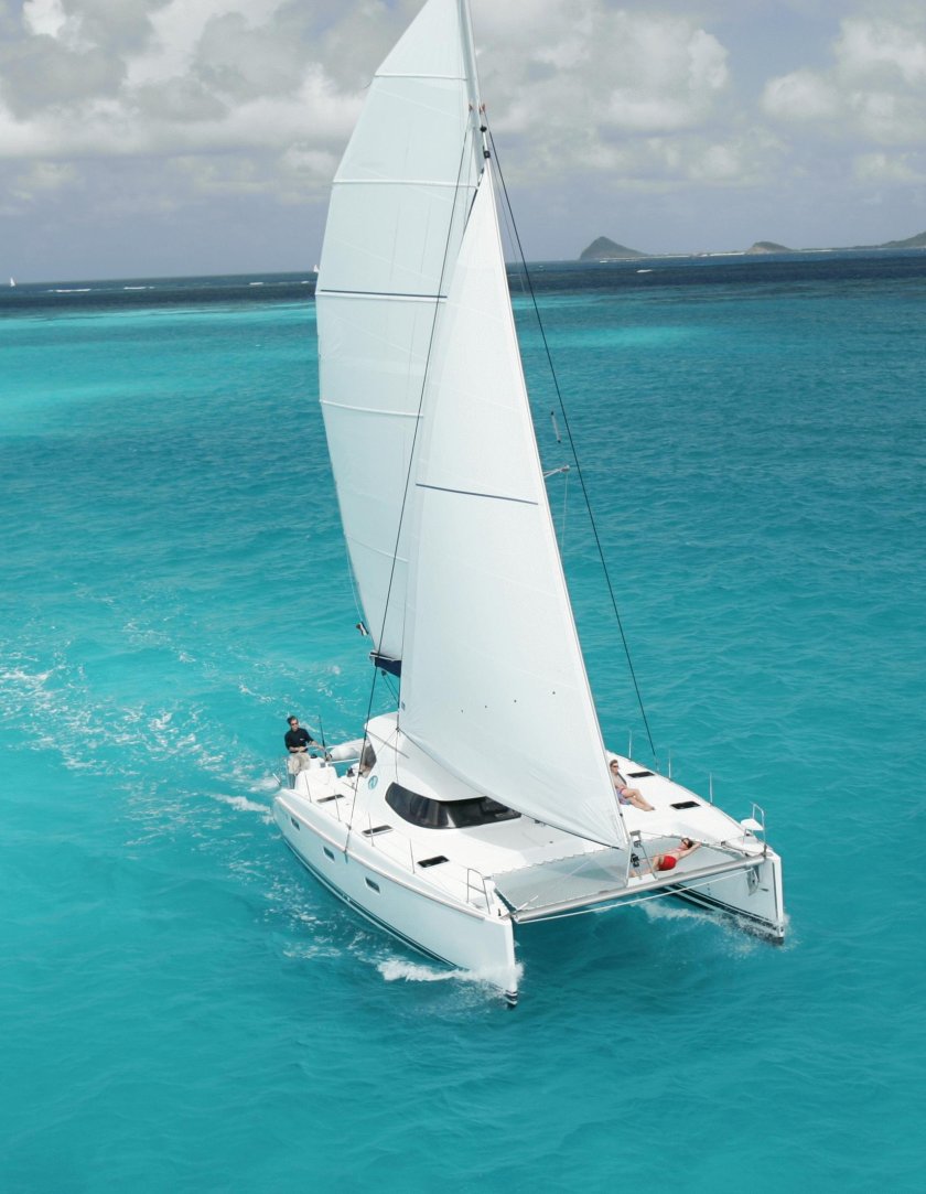 Парусный катамаран Bobcat