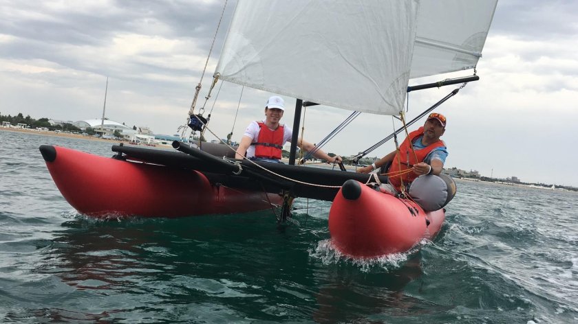 Надувной парусный катамаран Яркат