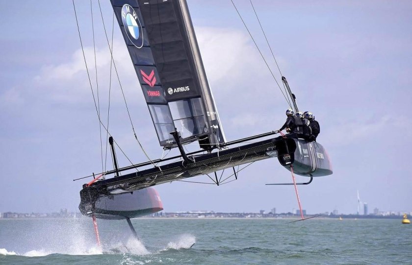 Катамаран Оракл