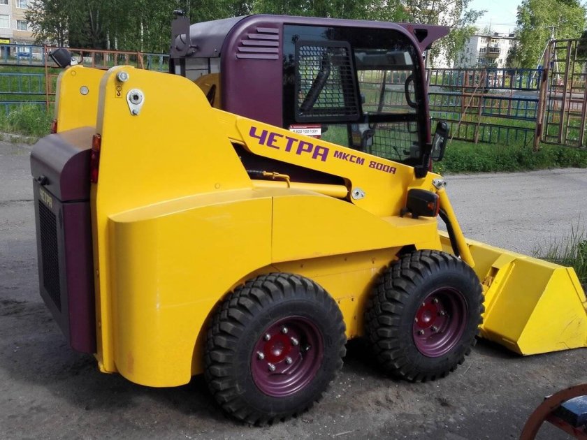 Мини-погрузчик ЧЕТРА МКСМ 1200а-1