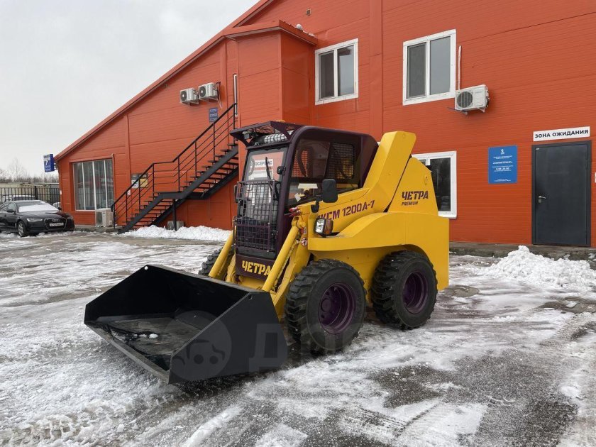 Мини погрузчик Помогатор