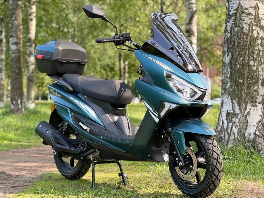 Скутер бензиновый