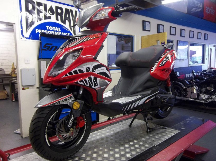 Stels Racing Sport скутер