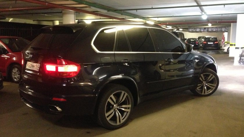 БМВ х5 е70 черный тонированный