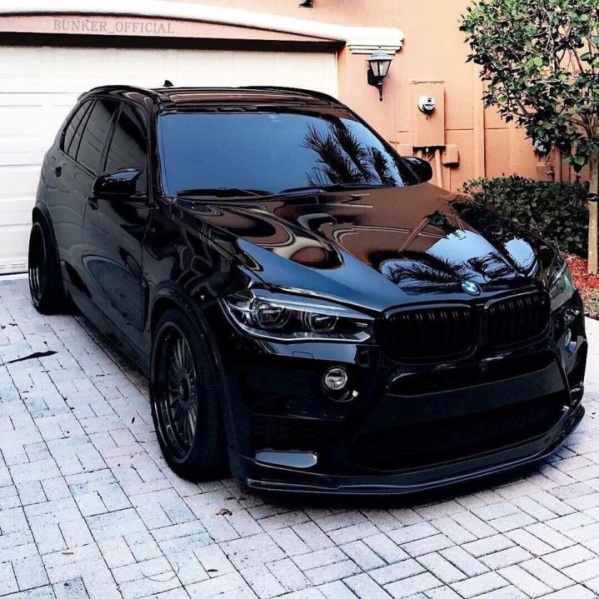BMW x5m черный