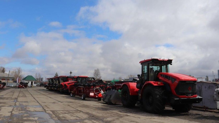 Новый трактор кировец к744