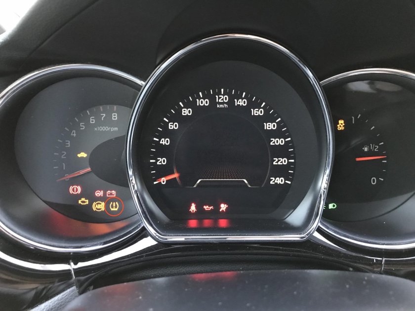 Приборная панель кия СИД 2