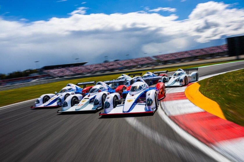 Гоночная машин