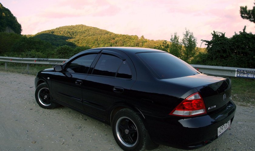 Nissan Almera Classic 2010 черная