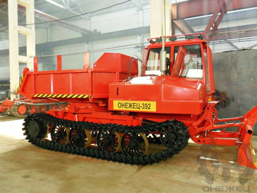 Онежец-300 трактор