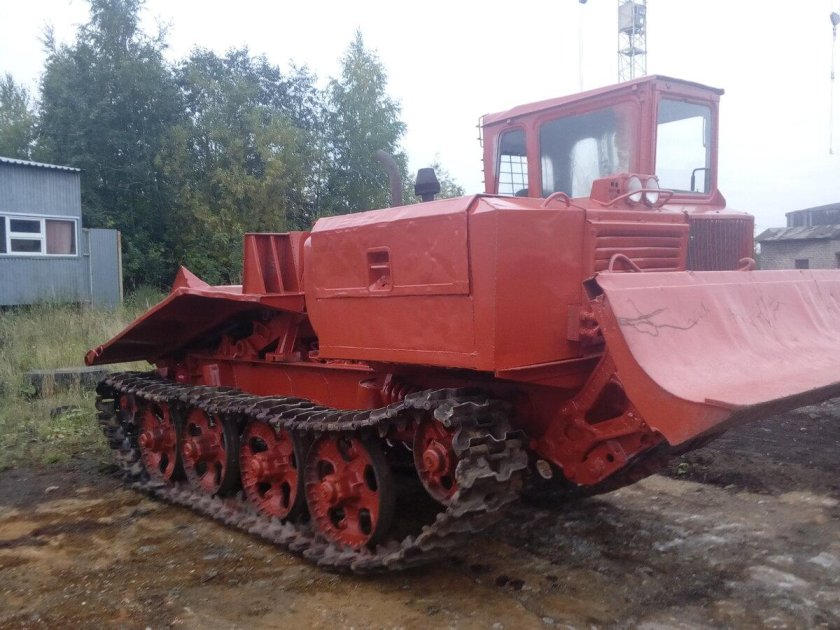 Онежец-300 трактор