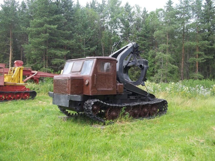 Трелёвочный трактор тт 4