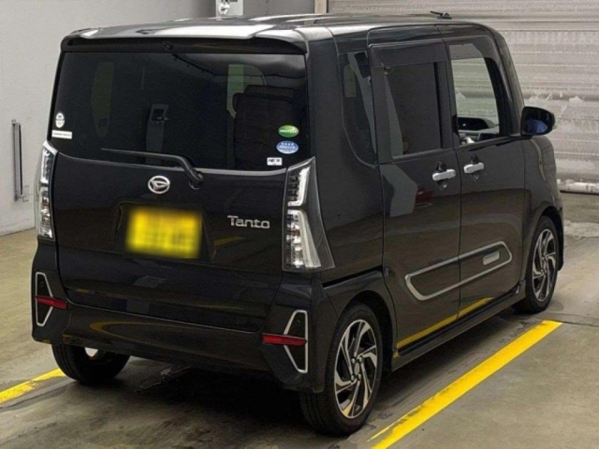 Daihatsu move custom 2020