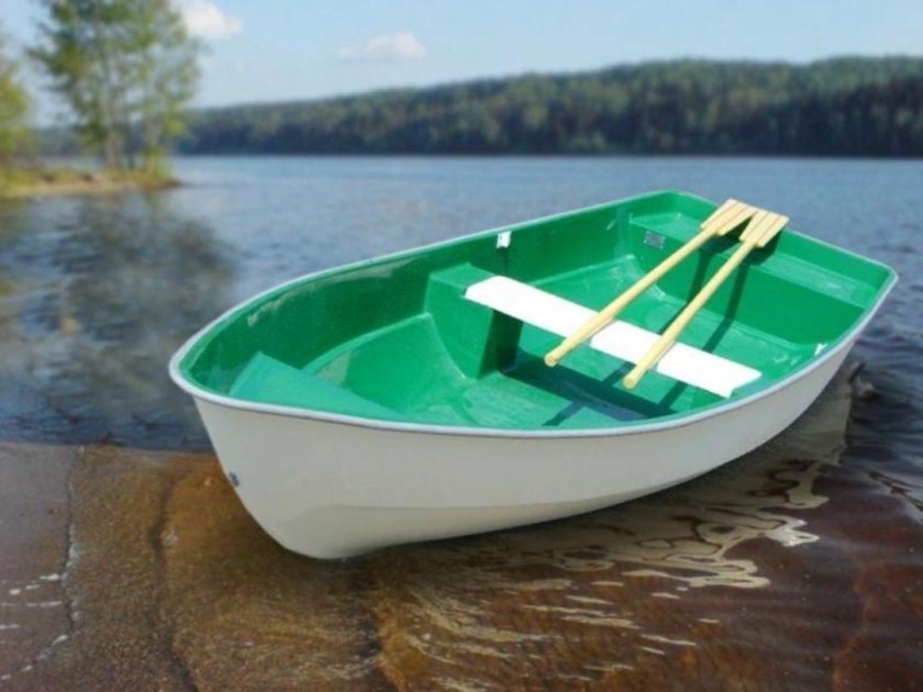 Стеклопластиковая лодка Чайка-2