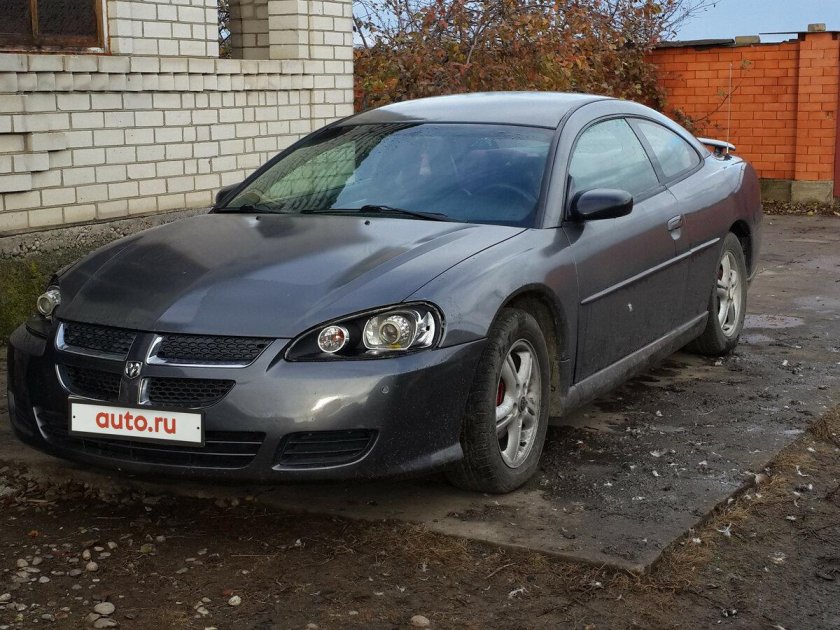 Dodge Stratus 2