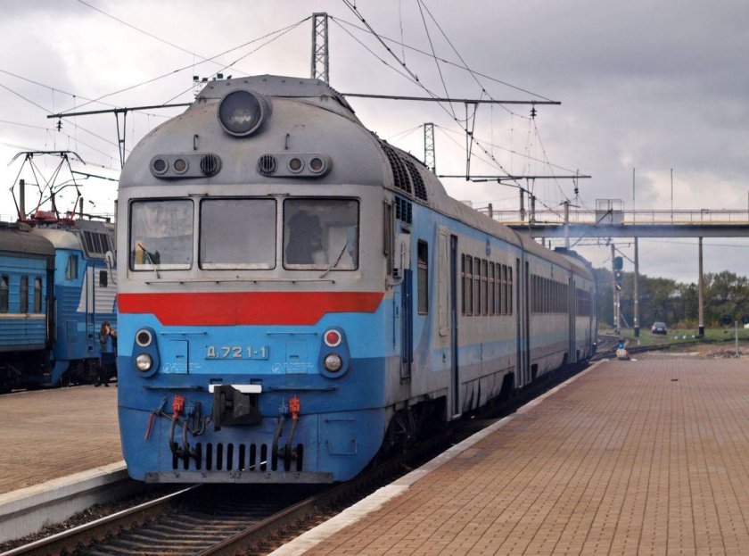 Дизель-поезд Дебальцево