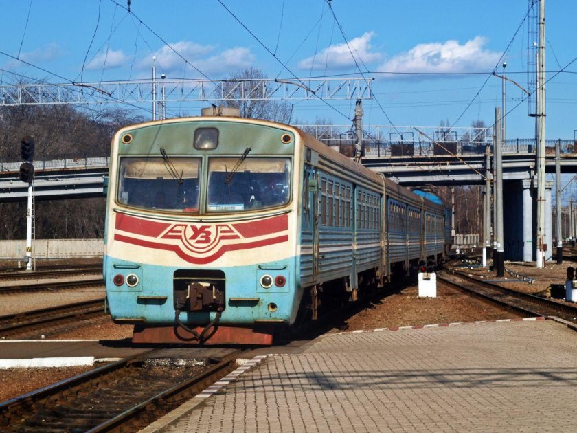 Дизель-поезд дпл2