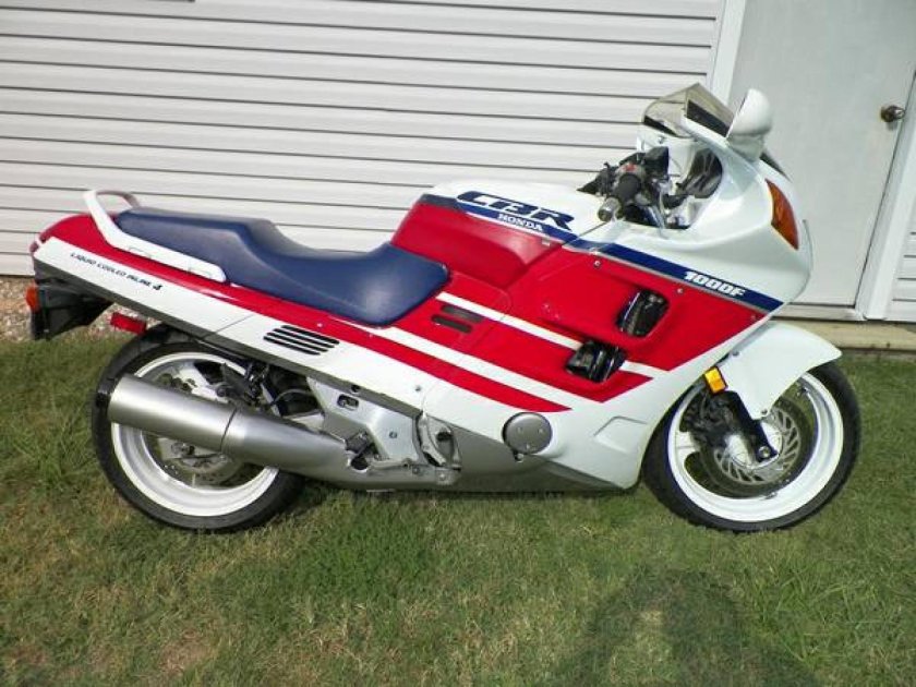 Honda cbr1000f 1990