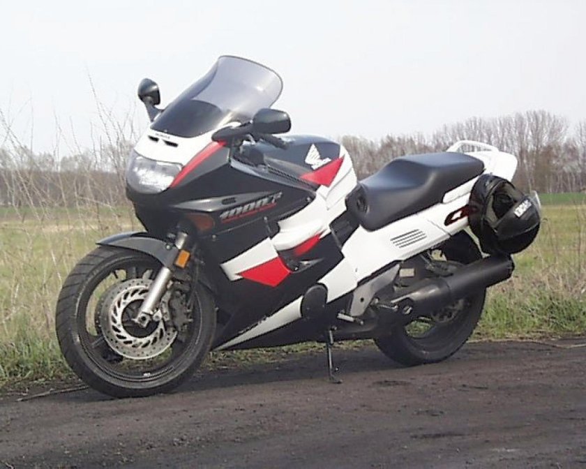 Мотоцикл Honda CBR 1000 F