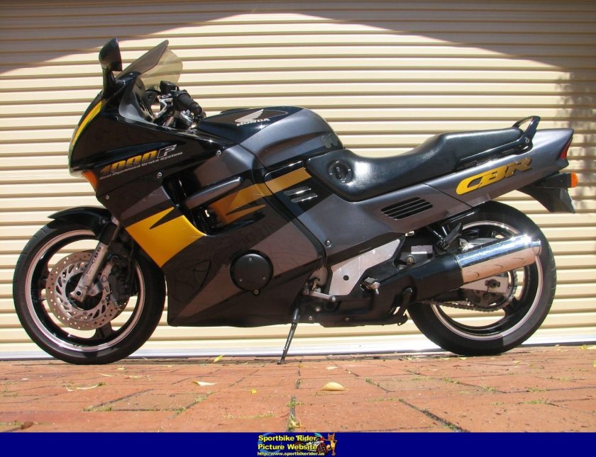 Мотоцикл Honda CBR 1000 F