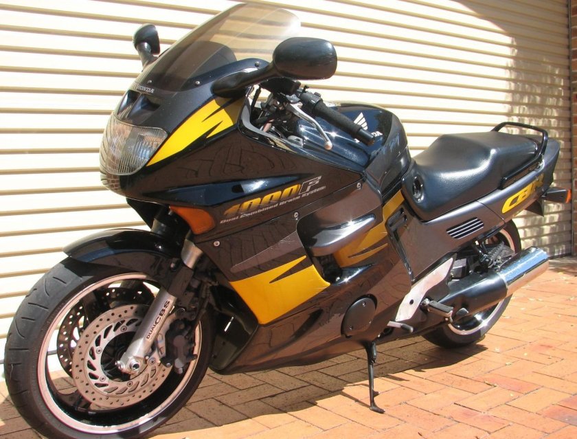 Cbr1000f