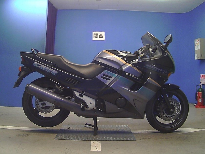 Хонда СБР 1000f
