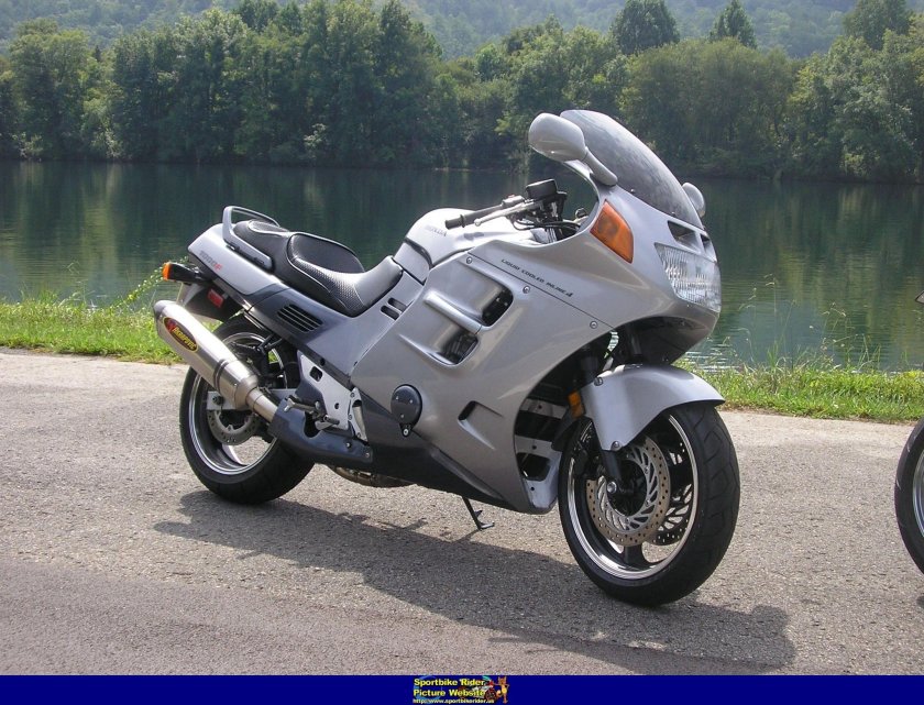 Хонда СБР 1000ф