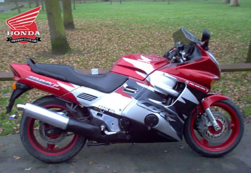 Хонда CBR 1000 F