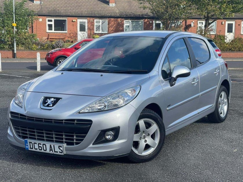 Пежо 207 седан