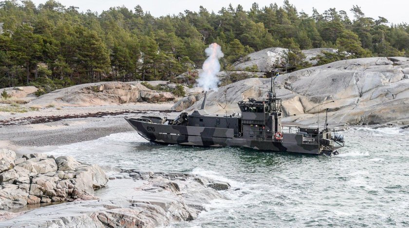 Шведский десантный катер trossbat