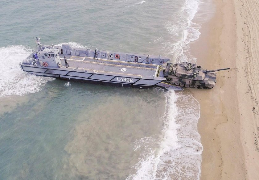 Десантный катер LCU