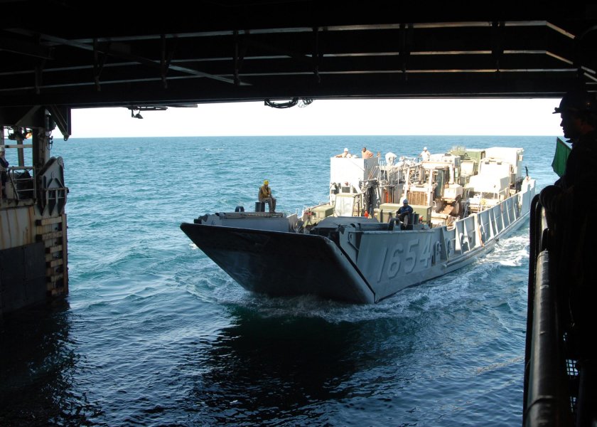 Десантный катер LCAC