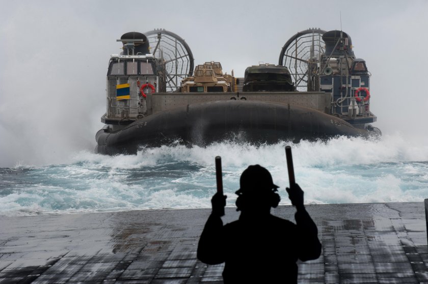 Американские катера на воздушной подушке