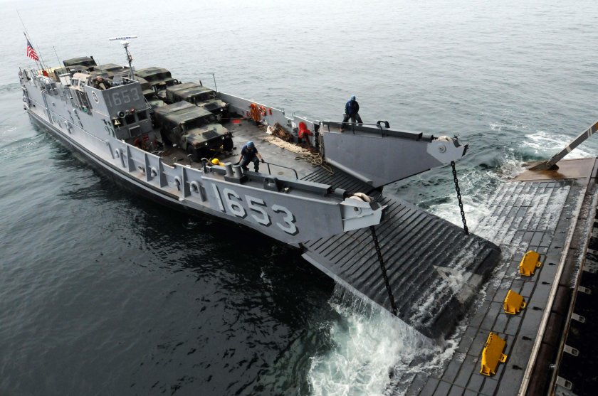 Десантный катер LCU 1610