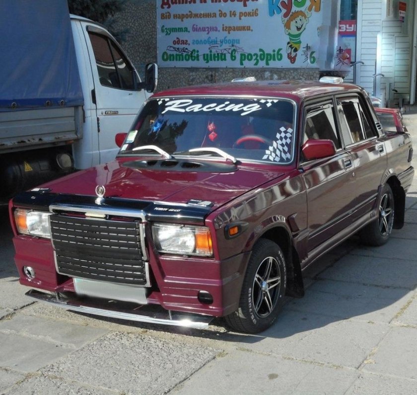 ВАЗ 2107 затюнингованная