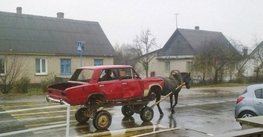 Машина в деревне