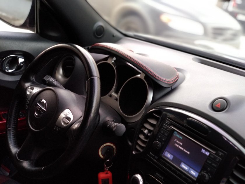 Панель Ниссан Жук 2011