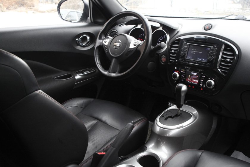 Панель Ниссан Жук 2011