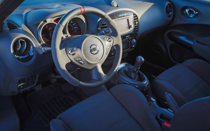Nissan Juke Торпедо 2014