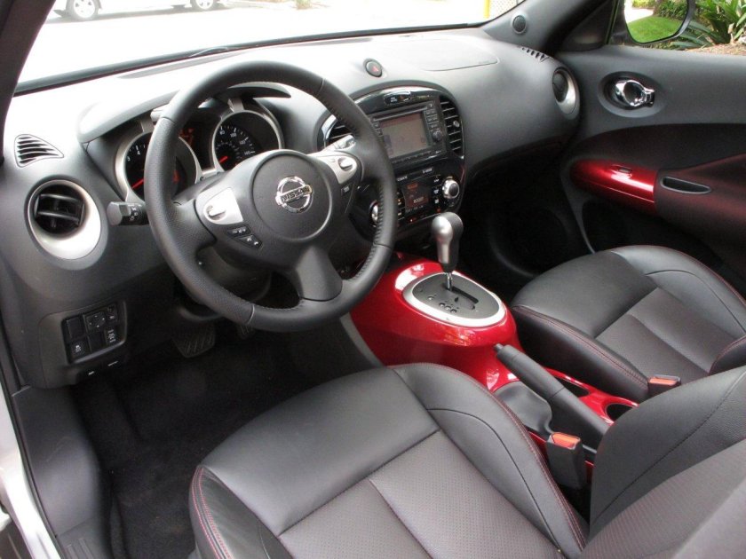 Nissan Juke 2012 салон