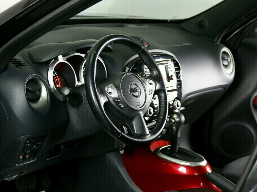 Nissan Juke 2011 салон
