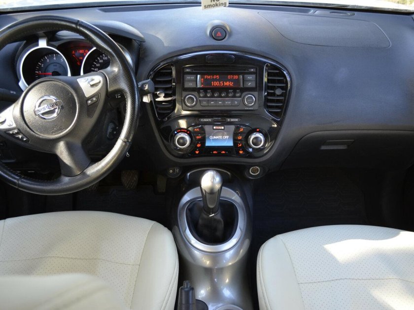 Nissan Juke 2013 салон