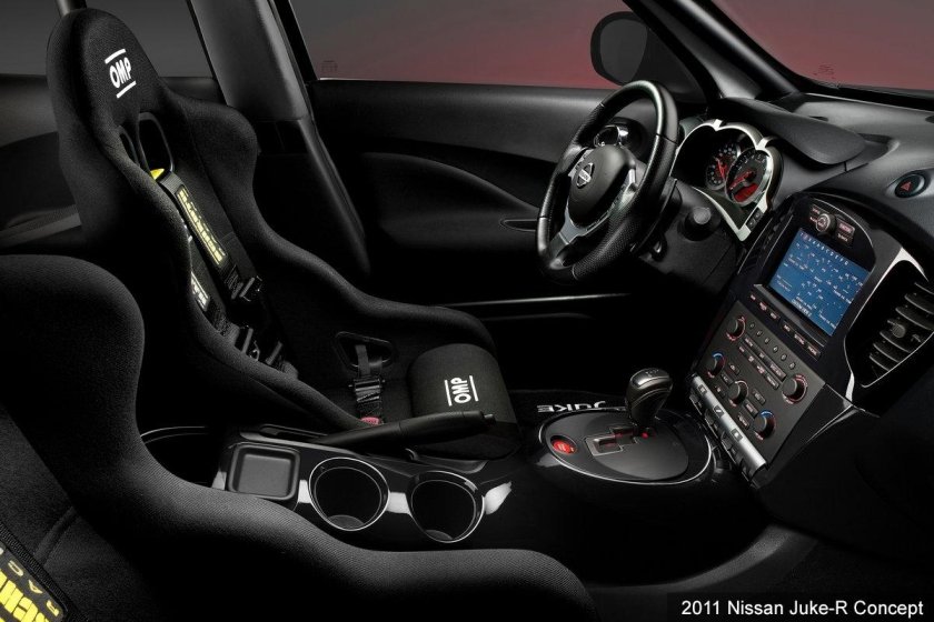 Nissan Juke r 2.0 салон