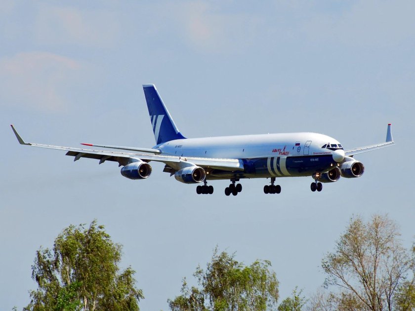 Ил-96-400т кабина