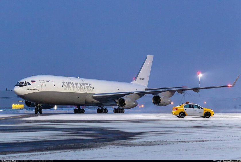 Ilyushin il-96-400 PU range
