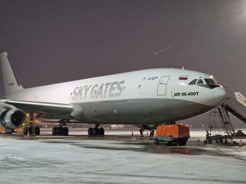 Ilyushin il-96-400 PU range